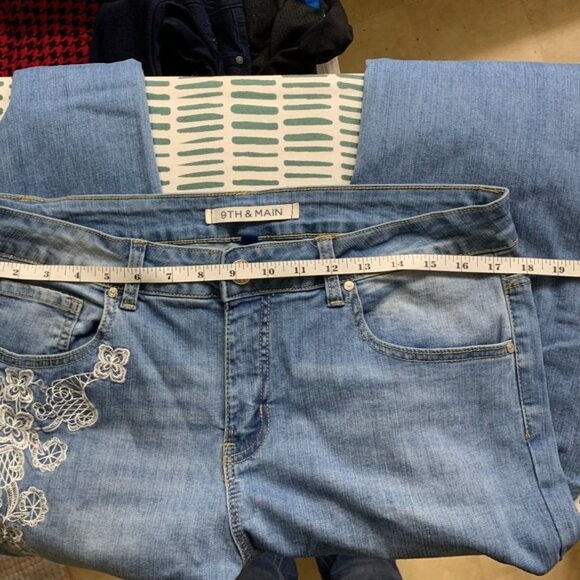 9th & Main Womens Jeans Embroidered Floral White Design, Size 16 - Picture 14 of 16